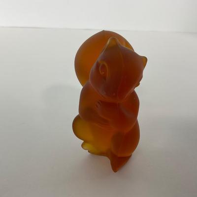 -89- FOSTORIA | Amber Satin Sitting Squirrel