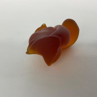 -89- FOSTORIA | Amber Satin Sitting Squirrel
