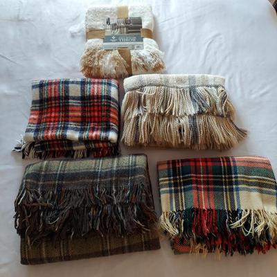 Plaid Wool Throws (UB3-BBL)