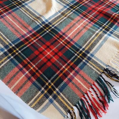 Plaid Wool Throws (UB3-BBL)