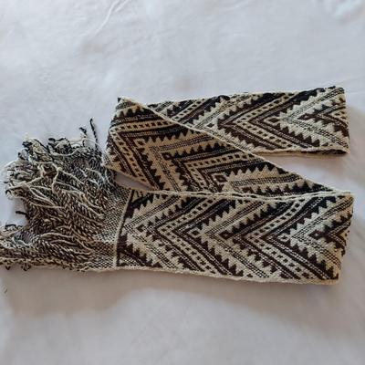 Hand Woven Blankets, Scarves and Tapestries (UB3-BBL)