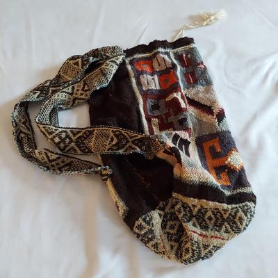 Hand Woven Blankets, Scarves and Tapestries (UB3-BBL)