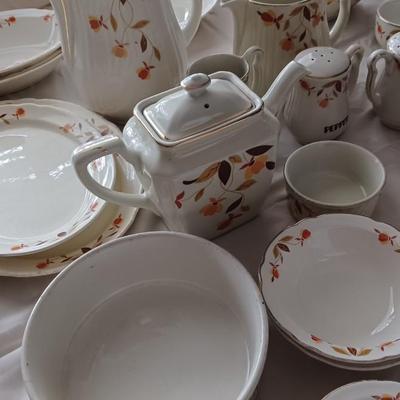1930 Hall Autumn Leaf Pottery Set of 51