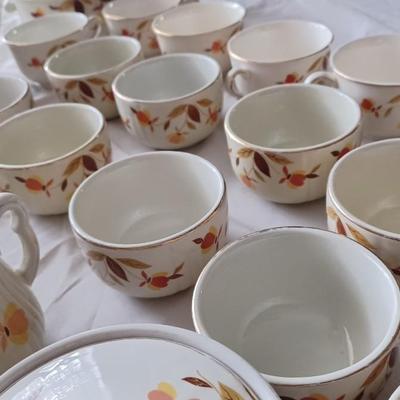 1930 Hall Autumn Leaf Pottery Set of 51