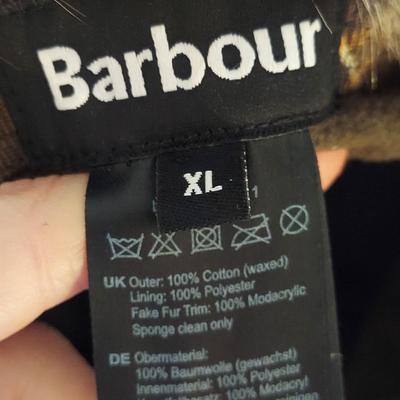 Two Fur Hats (UB3-BBL)