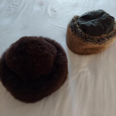 Two Fur Hats (UB3-BBL)