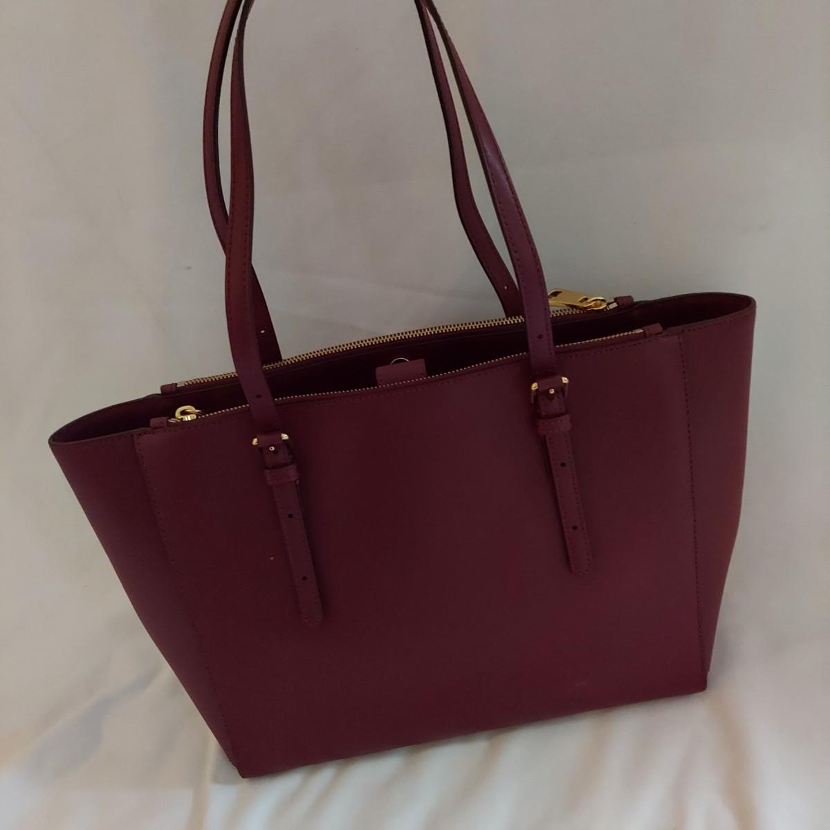 Marc Jacobs Commuter Tote and More (UB3BBL)