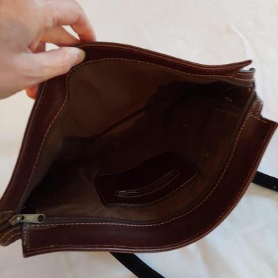 Two Brown Leather Purses (UB3-BBL)