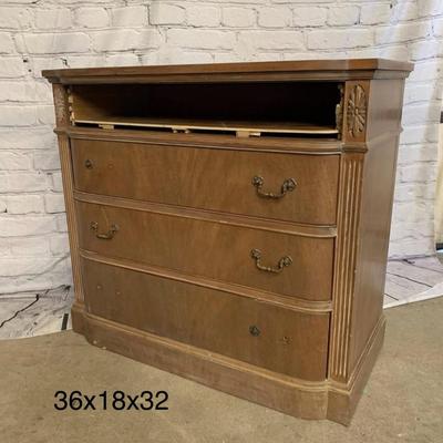 4-Drawer Wood Dresser 