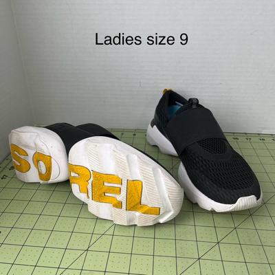 Sorel Shoes - Womens Size 9
