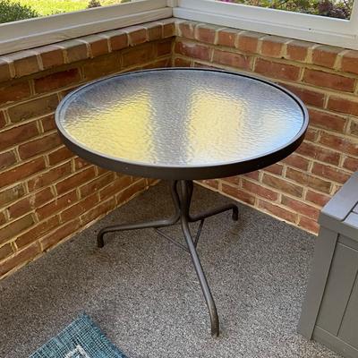 159 Round Outdoor Glasstop Metal Table