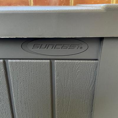 160 Suncast Storage Box