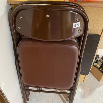 2 folding chairs and tv tray