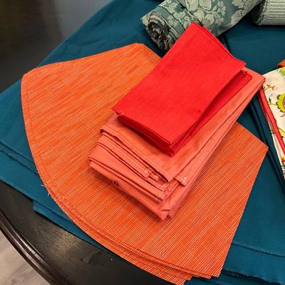 174 Lot of Orange, Aqua Blue, Floral Round Tablecloths and Napkins