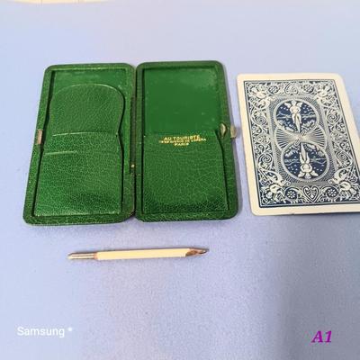 Green Vintage Pocket Keeper