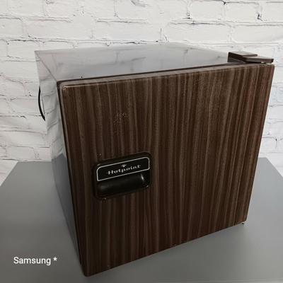 Hotpoint Mini Fridge