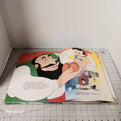 Walt Disney Pinocchio Book