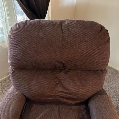 POWER LIFT CHAIR IN GREAT SHAPE