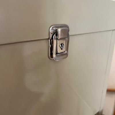 File & storage cabinet