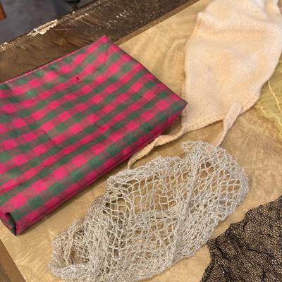Lacy bonnets