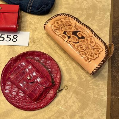 Lot of wallets & bags
