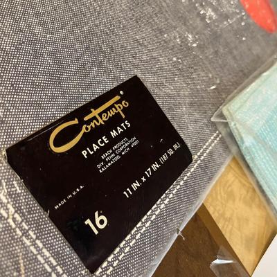 Disposable placemats