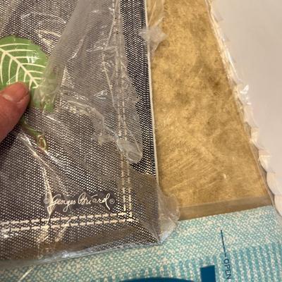 Disposable placemats