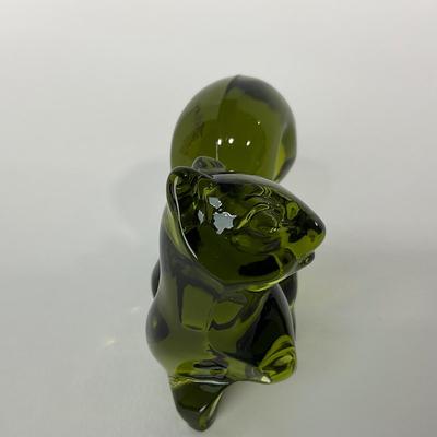 -124- FOSTORIA | Olive Green Squirrel | Stretched Out
