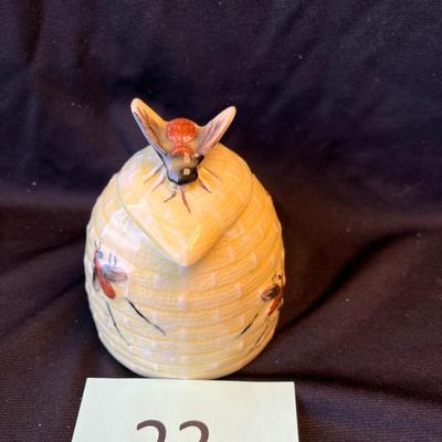 Honey pitcher with lid