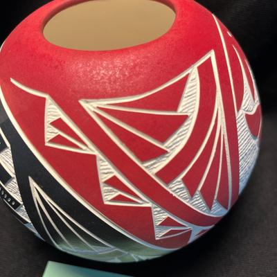 M Paquale Lagunda Black & Red Vase
