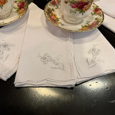 186 Royal Albert Old Country Roses Tea Set with Napkins