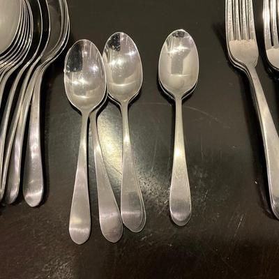 196 Set of Unmarked Stainless Steel Flatware