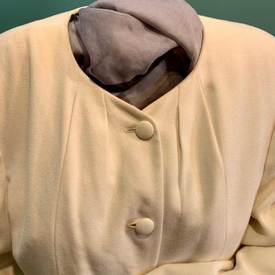 Vintage Elegance: Kaspar for ALS Cream Women's 4-Button Blazer, Size 16