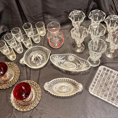 Vintage glassware/sundae glasses