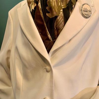 Subtitle Details: Dressbarn White Blazer, Size 16, with Ribbon Basket Weave Pockets and Swirl Buttons