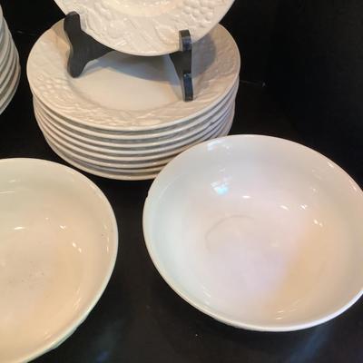 205 Mikasa English Countryside Dishes