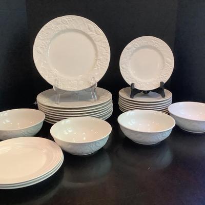 205 Mikasa English Countryside Dishes