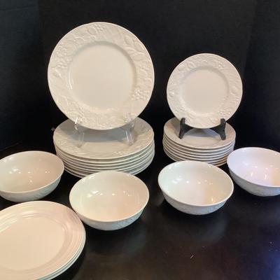 205 Mikasa English Countryside Dishes