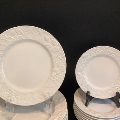 205 Mikasa English Countryside Dishes