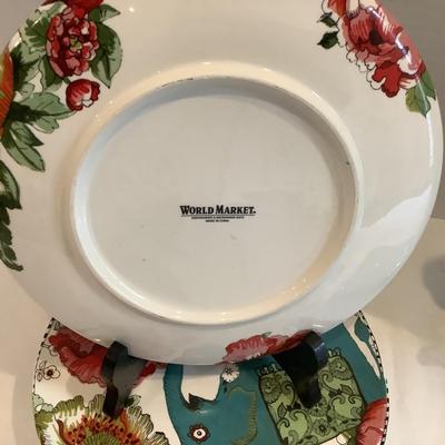 220 World Market Elephant plates, Paula Deen Casserole Dish and 4 Napkins with Murano  Glass Rings