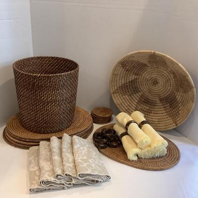 227 Rattan Woven Wastebasket with Round Woven Placemats and Napkin Set