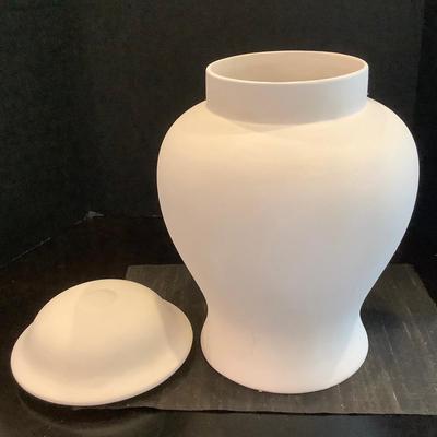 233 Suzanne Kasler for Ballard Design French Bisque Lamp Lip Urn