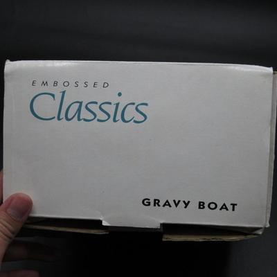 Embossed Classics White Stoneware Grape Fruit Motif Pouring Gravy Boat