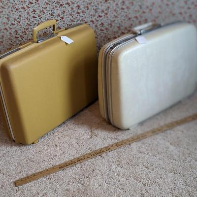 2 Impeccable Vintage Samsonite Suitcases