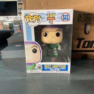 Funko pop toy story 4 523 buzz Lightyear