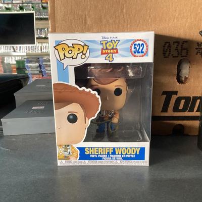 Funko pops toy story 4 522 Sheriff Woody