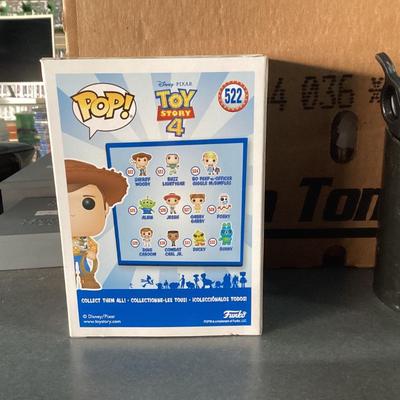 Funko pops toy story 4 522 Sheriff Woody