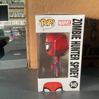 Funko pops what if 945 zombie, hunter spidey