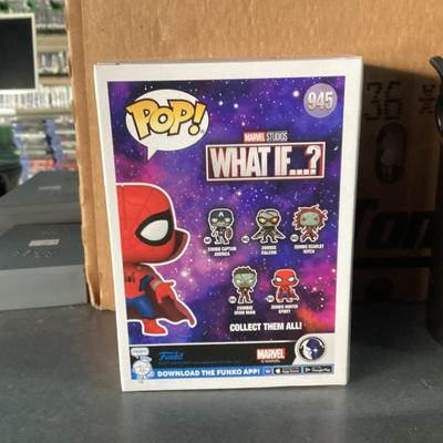 Funko pops what if 945 zombie, hunter spidey