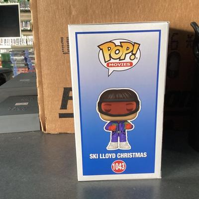 Funko pops dumb and dumber 1043 ski Lloyd Christmas
